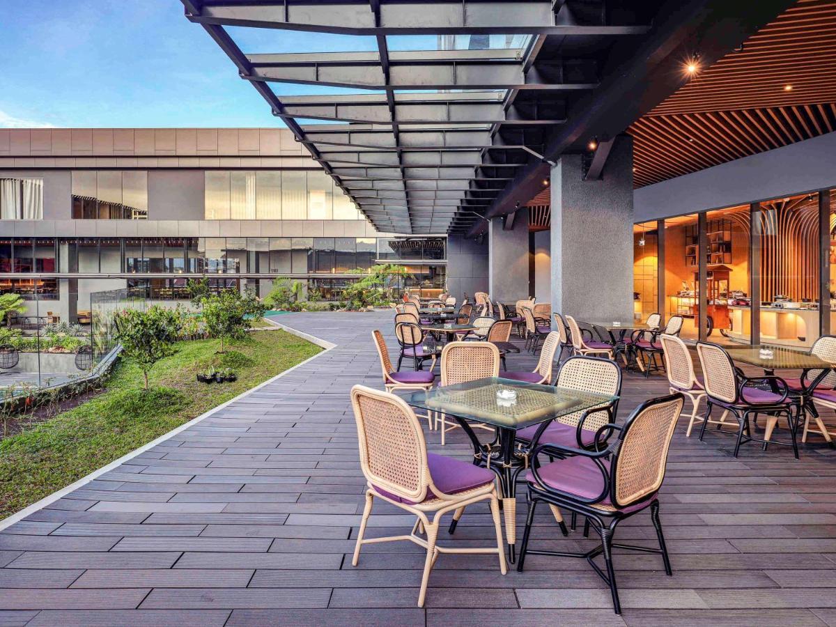 Grand Mercure Malang Exterior photo